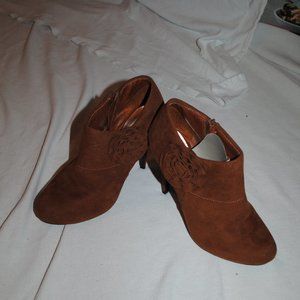 NIB SZ 10 BROWN FAUX SUEDE 5IN HEEL WOMEN'S BOOTY